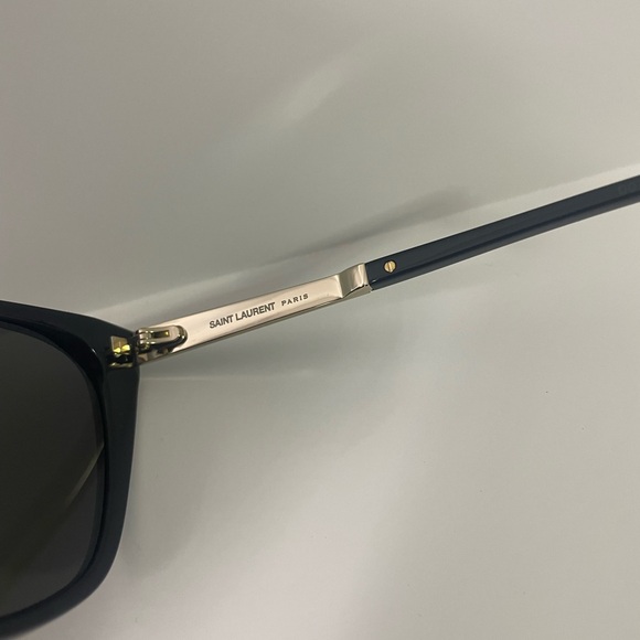 Saint Laurent sun glasses - Picture 6 of 6